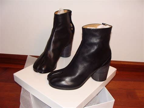 martin margiela tabi boots.